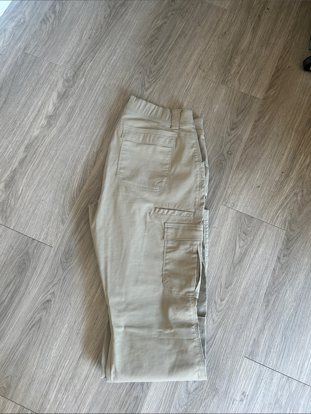 Duluth Trading Co Women’s Cargo Khakis 12x35